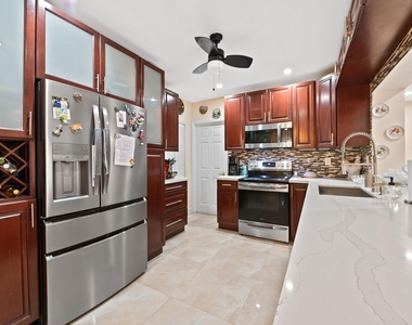 7649 Kismet Street - Photo Thumbnail 10