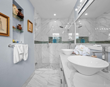 7649 Kismet Street - Photo Thumbnail 15