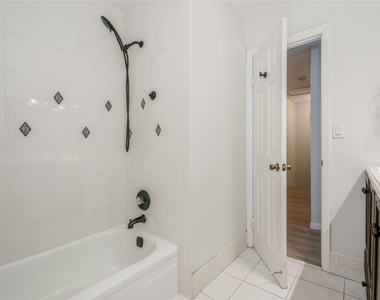 8208 Nw 8th Place Nw - Photo Thumbnail 28