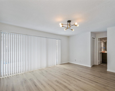 8208 Nw 8th Place Nw - Photo Thumbnail 16