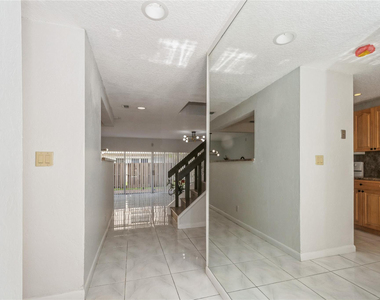 8208 Nw 8th Place Nw - Photo Thumbnail 1