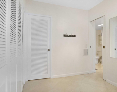 3430 Galt Ocean Drive - Photo Thumbnail 28