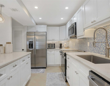 3430 Galt Ocean Drive - Photo Thumbnail 18