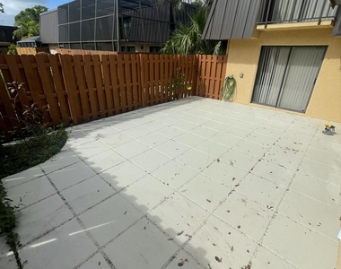 5881 Se Windsong Lane - Photo Thumbnail 2