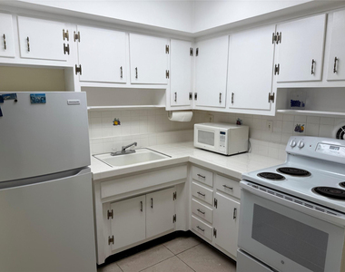 2841 Ne 32nd Street - Photo Thumbnail 4