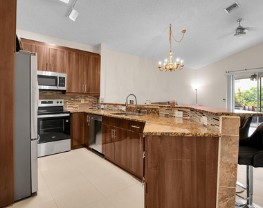 7705 Forest Green Lane - Photo Thumbnail 10