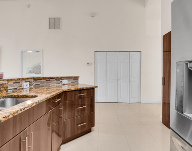 7705 Forest Green Lane - Photo Thumbnail 12