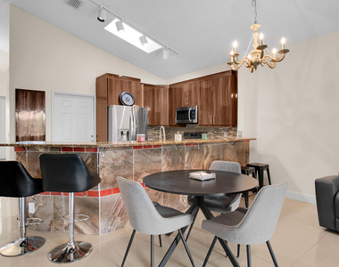 7705 Forest Green Lane - Photo Thumbnail 8