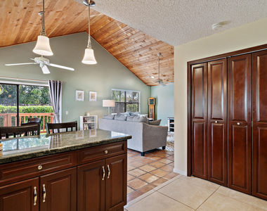 500 Oak Shadow Way - Photo Thumbnail 7