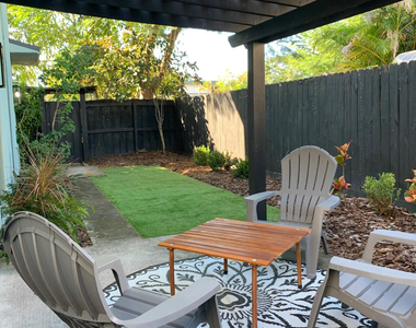 1202 N Andrews Avenue - Photo Thumbnail 10