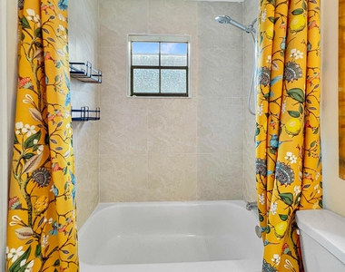 1202 N Andrews Avenue - Photo Thumbnail 23