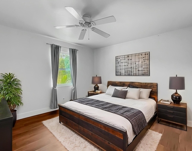 1202 N Andrews Avenue - Photo Thumbnail 3