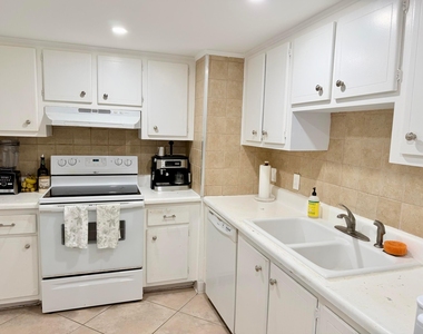 5600 N Flagler Drive - Photo Thumbnail 18