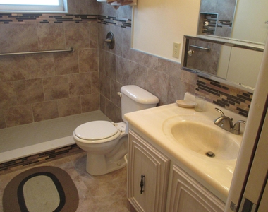 2715 Emory Drive E - Photo Thumbnail 8