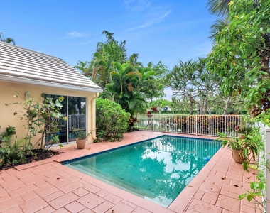 9358 Heathridge Drive - Photo Thumbnail 17