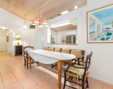 9358 Heathridge Drive - Photo Thumbnail 8