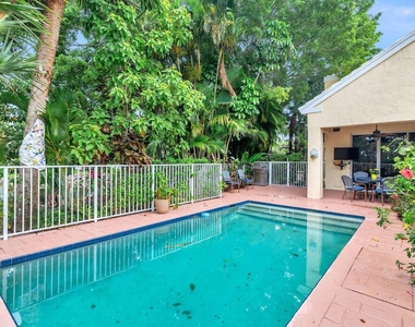 9358 Heathridge Drive - Photo Thumbnail 19