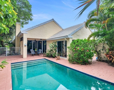 9358 Heathridge Drive - Photo Thumbnail 20