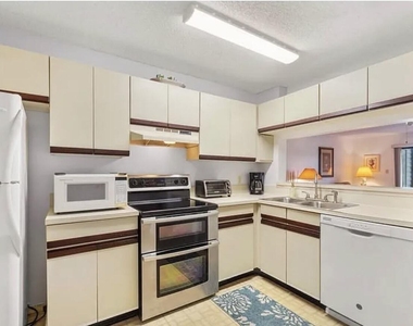 5790 Marina Drive - Photo Thumbnail 5
