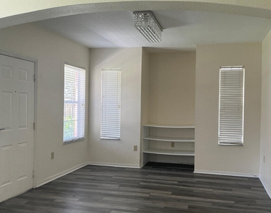 168 Sw Peacock Boulevard - Photo Thumbnail 2
