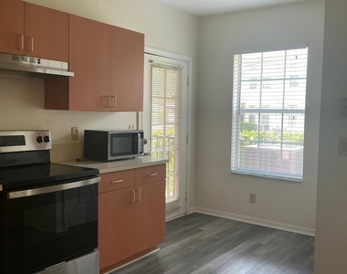 168 Sw Peacock Boulevard - Photo Thumbnail 3