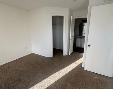 4807 Via Palm Lakes - Photo Thumbnail 11