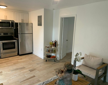 1436 Ne 2nd Avenue - Photo Thumbnail 6