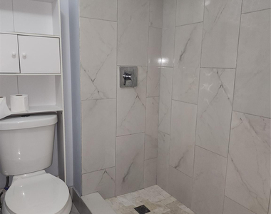 390 Racquet Club Road - Photo Thumbnail 7