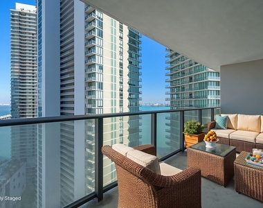 501 Ne 31 Street - Photo Thumbnail 1
