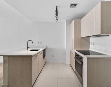 501 Ne 31 Street - Photo Thumbnail 13