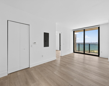 501 Ne 31 Street - Photo Thumbnail 9