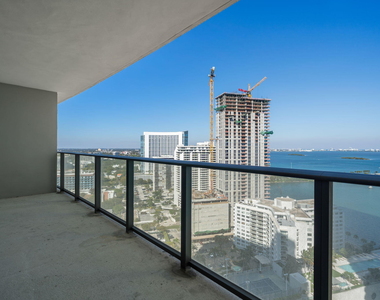 501 Ne 31 Street - Photo Thumbnail 3