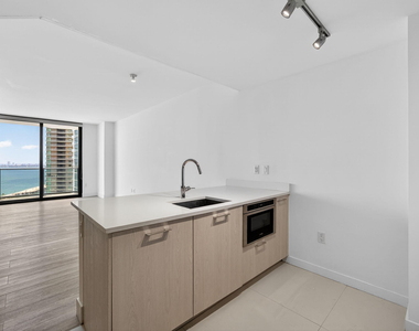 501 Ne 31 Street - Photo Thumbnail 14
