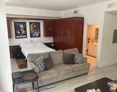 1617 N Flagler Drive - Photo Thumbnail 19