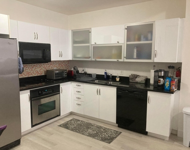 1617 N Flagler Drive - Photo Thumbnail 7