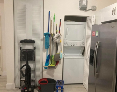 1617 N Flagler Drive - Photo Thumbnail 8