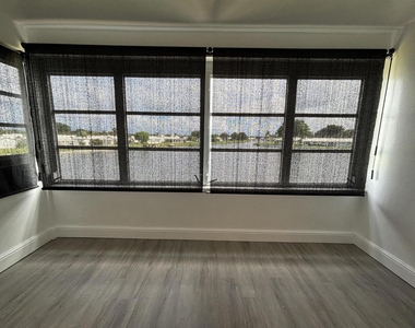 1112 Lake Terrace - Photo Thumbnail 16