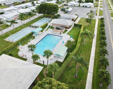 1112 Lake Terrace - Photo Thumbnail 20
