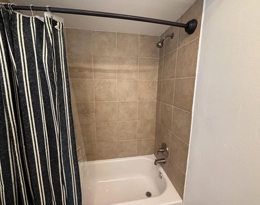 1112 Lake Terrace - Photo Thumbnail 14