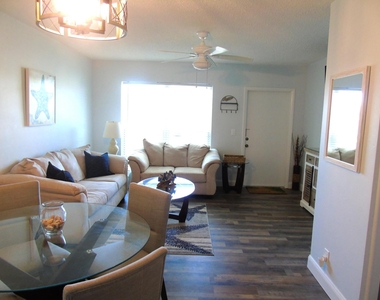 309 Circle Drive S - Photo Thumbnail 6
