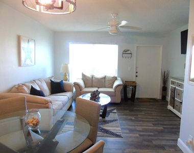 309 Circle Drive S - Photo Thumbnail 8