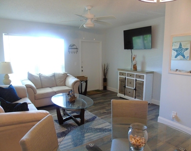 309 Circle Drive S - Photo Thumbnail 9