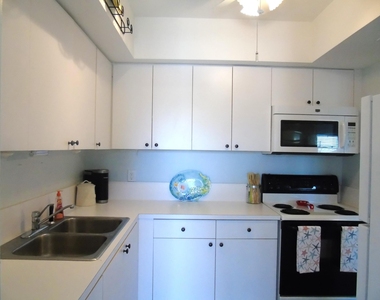 309 Circle Drive S - Photo Thumbnail 10