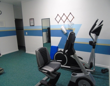 309 Circle Drive S - Photo Thumbnail 30