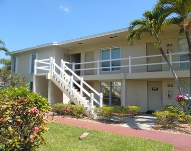 309 Circle Drive S - Photo Thumbnail 1