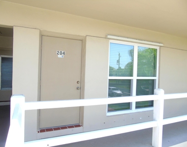 309 Circle Drive S - Photo Thumbnail 24