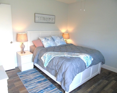 309 Circle Drive S - Photo Thumbnail 16