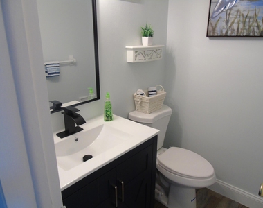 309 Circle Drive S - Photo Thumbnail 13