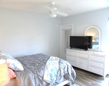 309 Circle Drive S - Photo Thumbnail 17