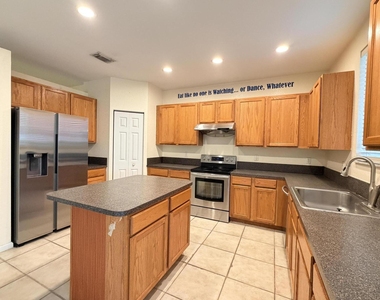 2789 S Evergreen Circle - Photo Thumbnail 3